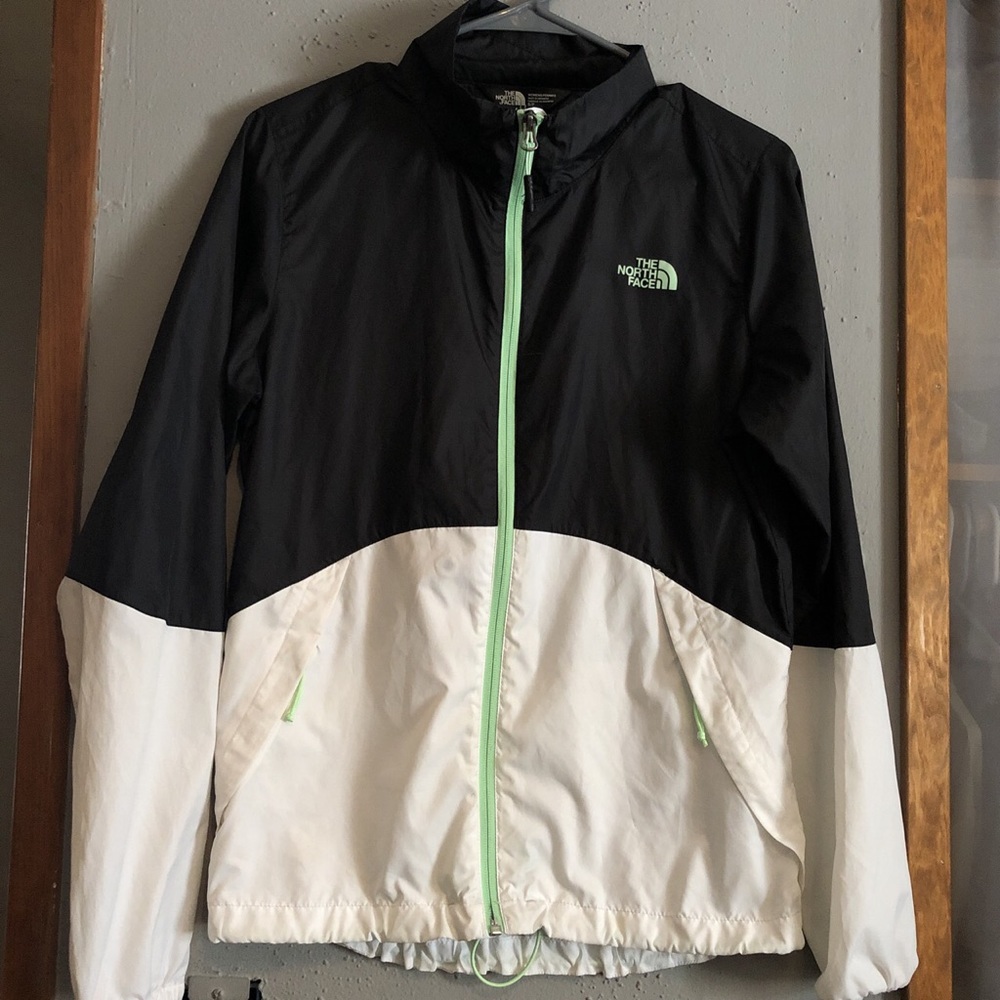 🚨SOLD The North Face Windbreaker